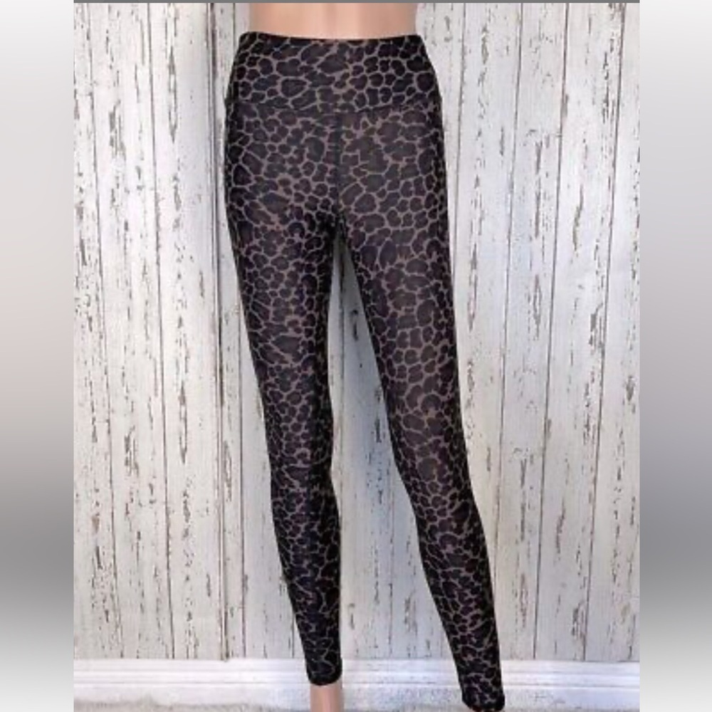 Beccos Women’s High Rise Black and Brown Leopard Print Thick Leggings